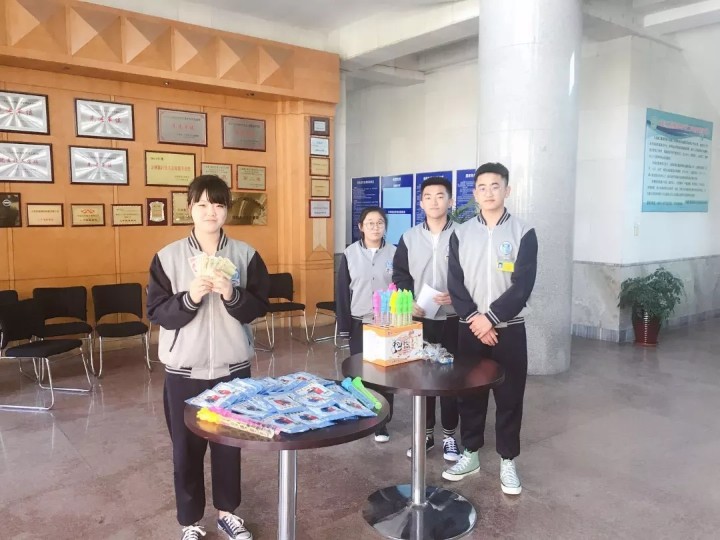 1562375325439612.jpg 5cd26d45e25471.26787211.jpg